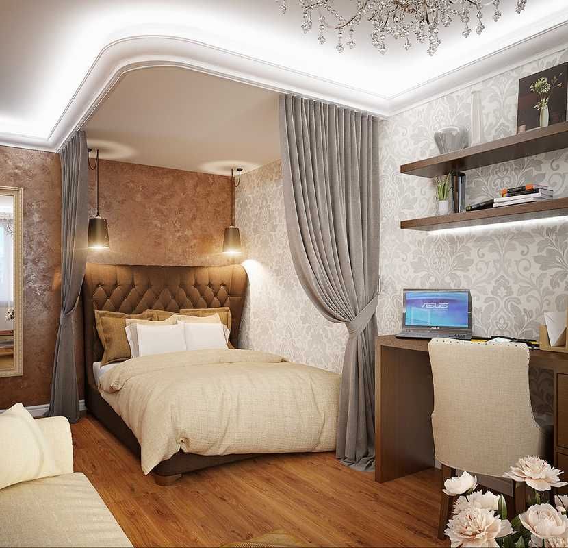 кровать в углу гостиной комнаты отделена классическими шторами, карниз с подсветкой