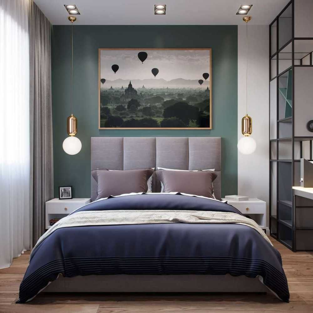 Зона спальни, картина над кроватью, стена выделена зелёным цветом