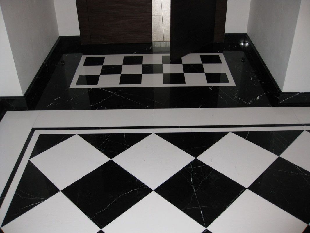 Плитка белая с черными квадратиками на пол фото